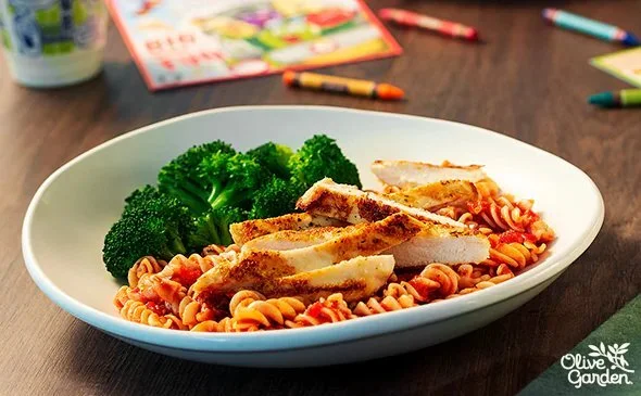 Kids Grilled Chicken with Rotini Pasta & Marinara